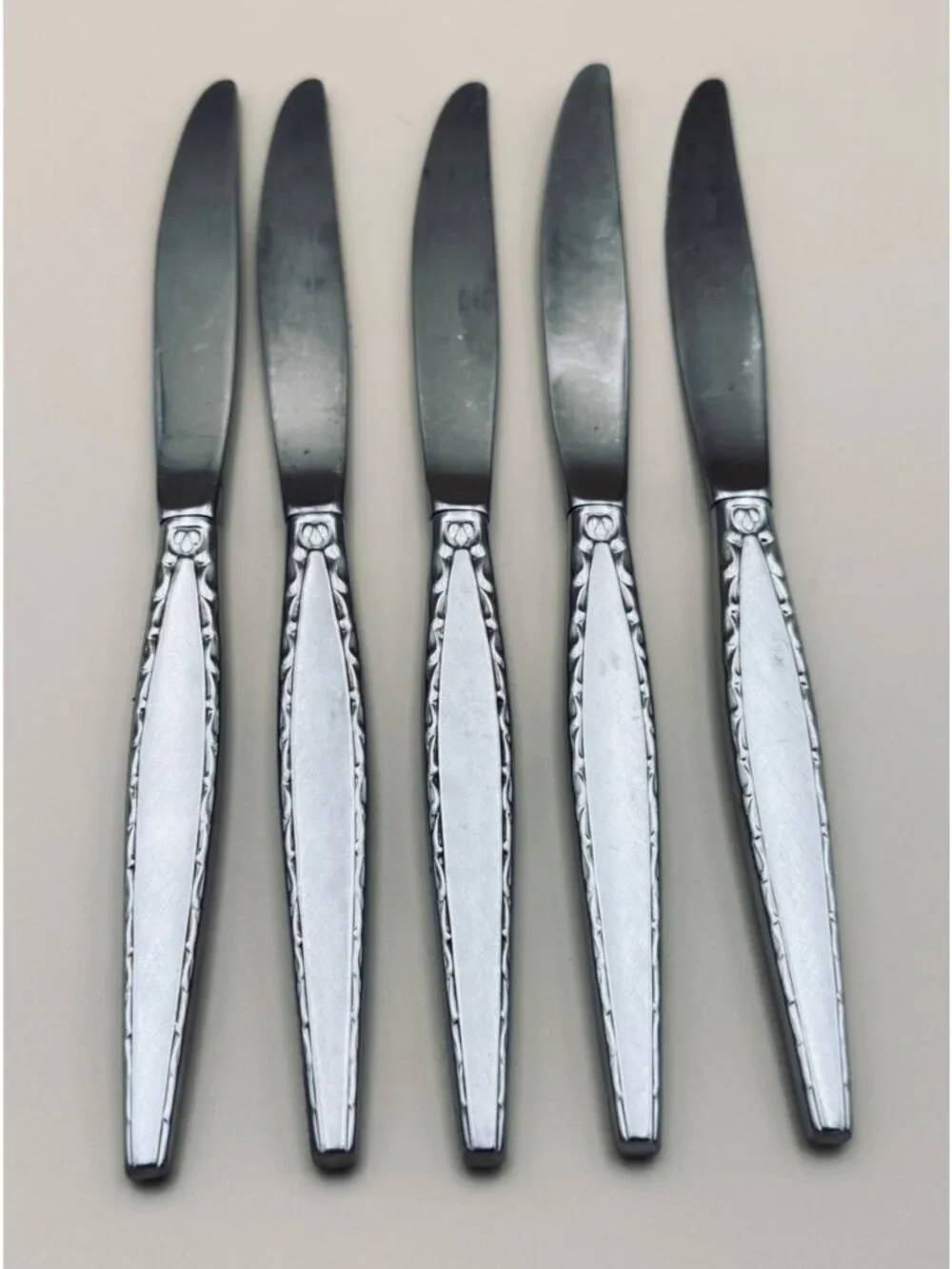 5 Oneida Community VENETIA Dinner Knives Stainless Flatware Retired